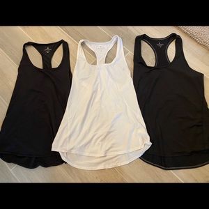🚫SOLD🚫 Athleta chi tanks